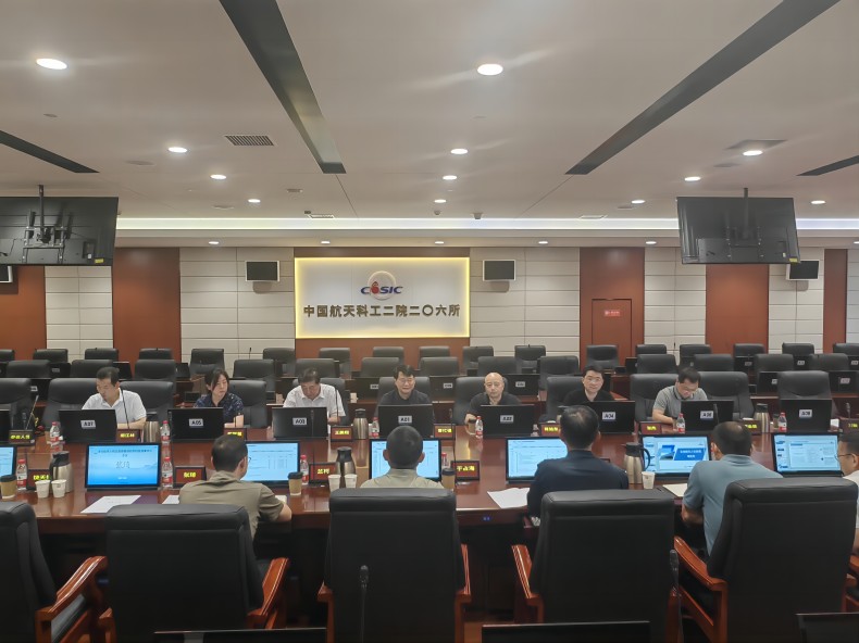 中國消防協(xié)會組織召開“多功能無人機(jī)應(yīng)急救援消防車”科技成果評價會議